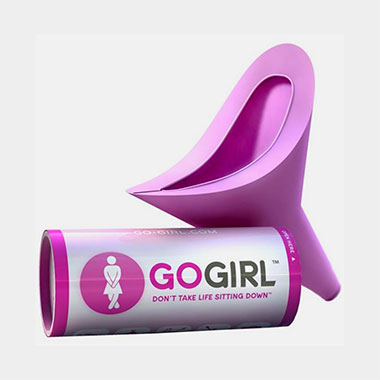 Go girl pisse debout pour aventurière