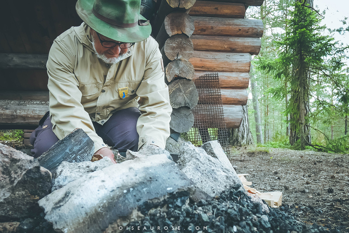 feu-camp-finlande-foret